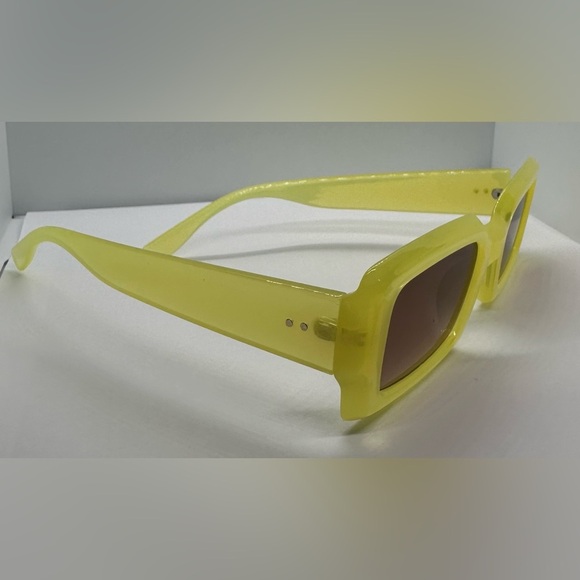 Retro-Chic Yellow Rectangular Sunglasses - 400 UV Protection - New main image 8